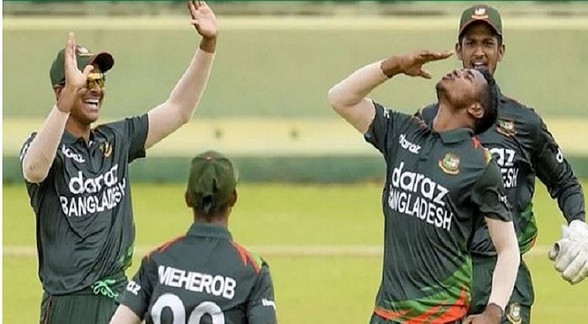 ফাইনাল: মাত্র ৫ রানে ৩ উইকেট নেই ভারতের