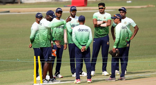 পেসারদের ধুয়ে দিলেন সুজন