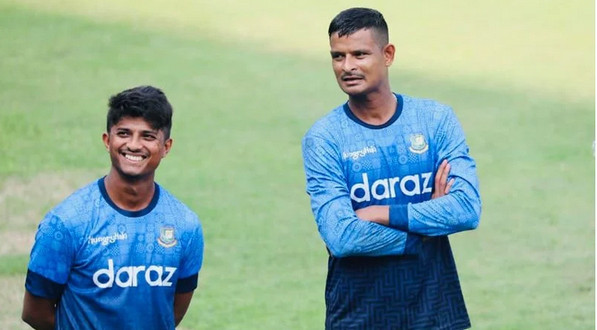 মেহেদী-নাসুমের স্পিন বিষে নীল প্রতিপক্ষ
