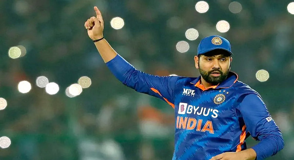 ব্রেকিং নিউজ: অধিনায়কের দায়িত্ব হারালেন রোহিত