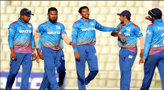 বিসিএল ফাইনাল: মুস্তাফিজদের অল্প রানে অলআউট করলো সাকিবের দল