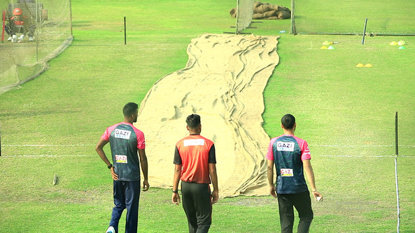 তাসকিনের পর আবারও মাশরাফির ৩০ মিনিটের 'বিশেষ ক্লাসে' খালেদ