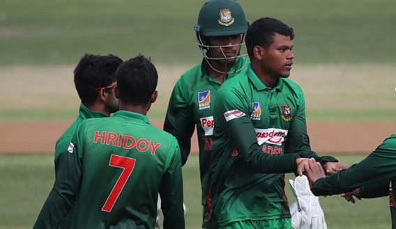 টাইগারদের বোলিং তোপে অল-আউটের পথে কানাডা, দেখেনিন সর্বশেষ স্কোর