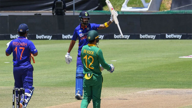 দক্ষিণ আফ্রিকাকে বিশাল রানের টার্গেট দিল ভারত
