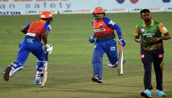 হাড্ডাহাড্ডি লড়াইয়ে শেষ হলো ঢাকা ও খুলনার মধ্যকার ম্যাচ, দেখেনিন ফলাফল