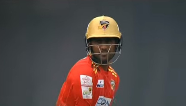 ৮ উইকেট শেষ জয়ের জন্য কুমিল্লা আরও প্রয়োজন যত রান