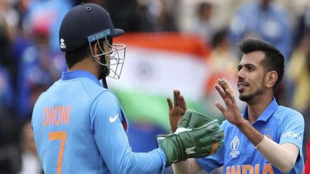 ৪ ওভারে ৬৪ রান দেয়ার পর চাহালকে অবাক করা কথা বলেছিলেন ধোনি