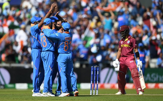 ভারতের বোলিং তোপে কুপোকাত ওয়েস্ট ইন্ডিজ, দেখেনিন সর্বশেষ স্কোর