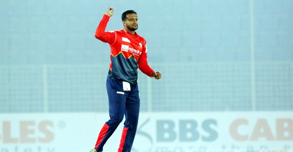 নিজেকেও ছাড়িয়ে গেলেন সাকিব