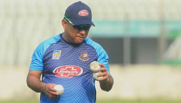 টাইগারদের জন্য সেরা ব্যাটিং কোচের নাম জানালেন: সুজন