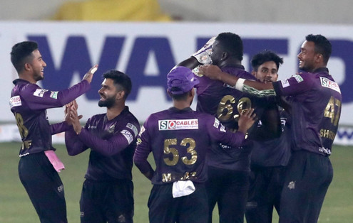 হাড্ডাহাড্ডি লড়াইয়ে শেষ হলো চট্টগ্রাম ও খুলনার ১ম এলিমিনেটর ম্যাচ, দেখেনিন ফলাফল