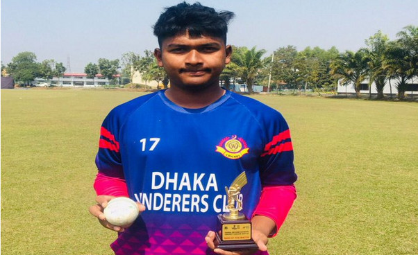 অবিশ্বাস্য রেকর্ড: হ্যাটট্রিকসহ ‘৯’ উইকেট নিয়ে অনন্য এক কীর্তি গড়লেন বাংলাদেশের তন্ময়