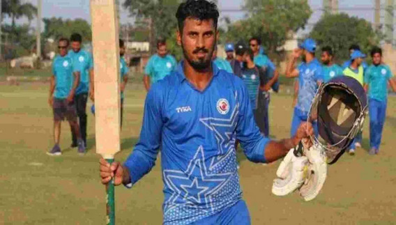 নতুন রেকর্ড: অভিষেক ম্যাচেই ট্রিপল সেঞ্চুরি হাঁকিয়ে বিশ্বরেকর্ড গড়লেন সাকিব