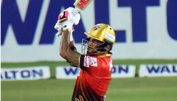 নারাইনের ক্ষ্যাপাটে ব্যাটিংয়ে বরিশালকে বিশাল রানের টার্গেট দিল কুমিল্লা