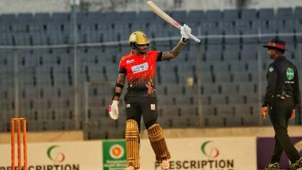 KKR এর ভক্তদের মুখে হাসি ফুটালেন সুনিল নারিন