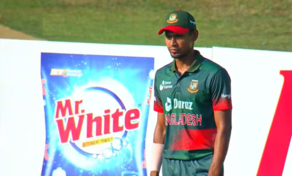 শুরুতেই উইকেট তুলে নিলে বাংলাদেশ, দেখেনিন সর্বশেষ স্কোর