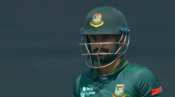 ব্যাটিংয়ে বাংলাদেশ, দেখেনিন সর্বশেষ স্কোর