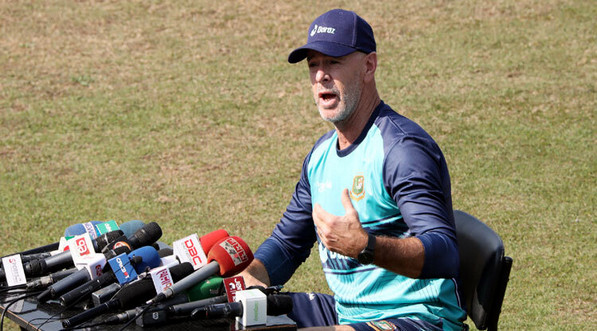 অবশেষে বাংলাদেশ আবার ফিরে আসার আসল কারণ জানালেন কোচ সিডন্স