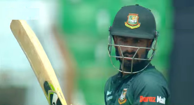 ব্যাটিংয়ে বাংলাদেশ, দেখেনিন সর্বশেষ স্কোর