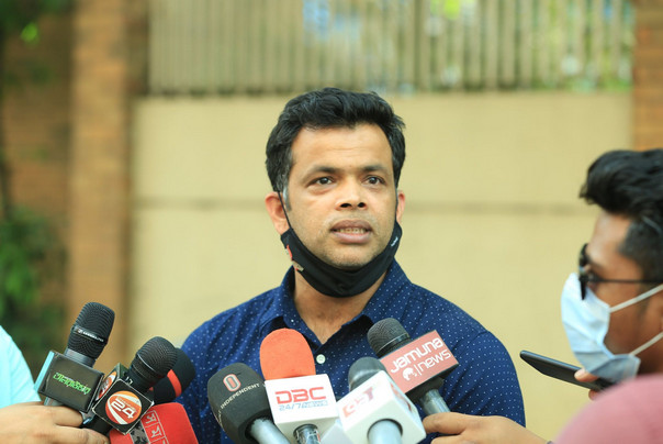 সাকিবকে সরিয়ে দেয়া বোর্ডের জন্য কঠিন: রাজ্জাক