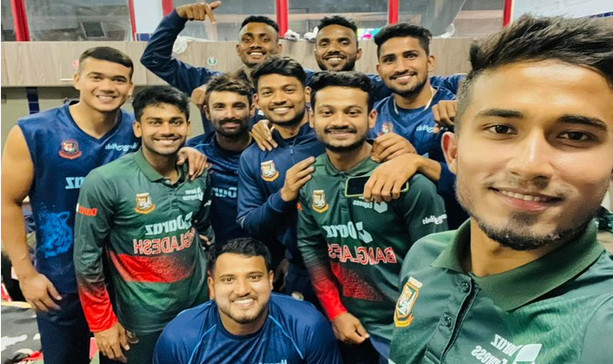 দক্ষিণ আফ্রিকাকে উড়িয়ে দিয়ে টুইটারে অভিনন্দনে ভাসছেন টাইগাররা
