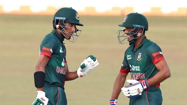 ম্যাচ হারলেও আশরাফুল-মাশরাফির ১৫ বছর আগের রেকর্ড ভেঙে দিলেন আফিফ-মিরাজ