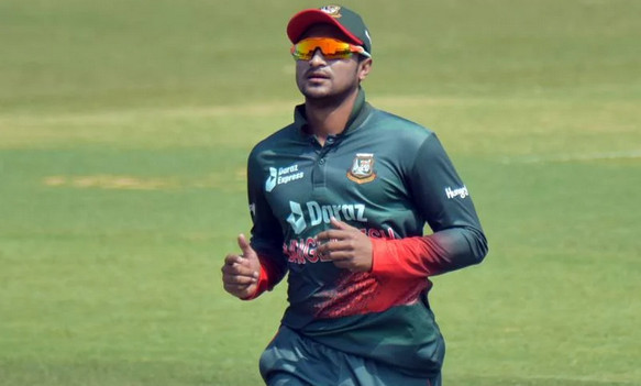 ব্রেকিং নিউজ: হাসপাতালে ভর্তি সাকিবের মা, ছেলে ও মেয়ে