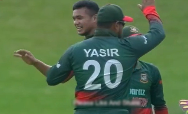 আবারও আউট, ব্যাটিং ধস দক্ষিণ আফ্রিকার, দেখেনিন সর্বশেষ স্কোর