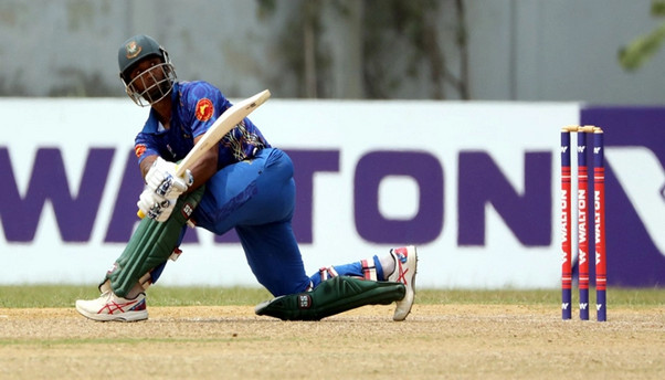 টানা তিন ৯০ এর উপর রান করে আজ চার ছক্কার ঝড়ে দেখেনিন আজ যত রান করলেন ছক্কা নাঈম