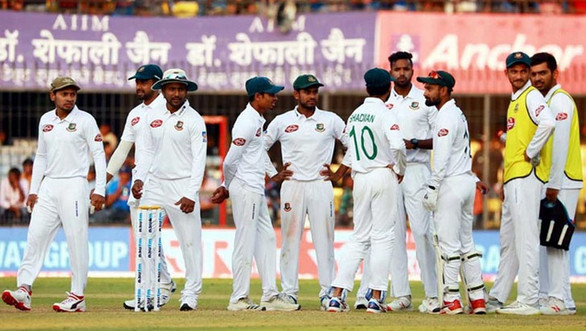 আউট, আউট, আউট, উইকেট তুলে নিল এবাদত, দেখেনিন সর্বশেষ স্কোর