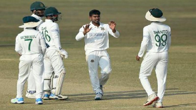 টাইগারদের বোলিং তোপে অল আউটের পথে দক্ষিণ আফ্রিকা, দেখেনিন সর্বশেষ স্কোর