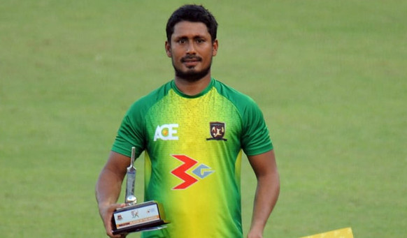 নিজের ক্রিকেট ক্যারিয়ার উল্টে পাল্টে দিয়ে নতুন ইতিহাস লিখলেন আশরাফুল