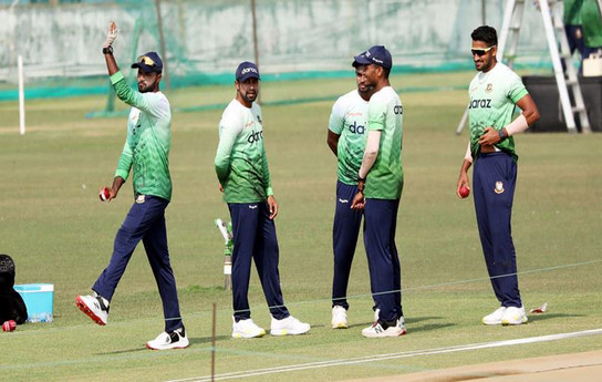 ব্রেকিং নিউজ : মৃত্যুর মুখ থেকে বেঁচে ফিরলেন বাংলাদেশের সাবেক বোলিং কোচ