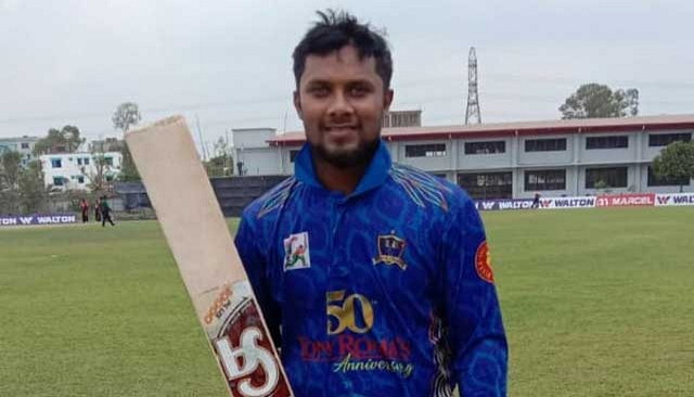 ৮টি করে চার ও ছক্কায় ১১১ বলে অনেক দিন পর আবারও স্বভাব সুলোভ ব্যাটিং করলেন সাব্বির