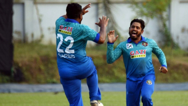 আল-আমিনের দুর্দান্ত বোলিংয়ে স্বপ্নভঙ্গ আবাহনীর