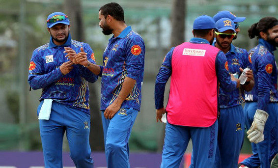 হুট করে সাকিবকে নিয়ে যা বললেন মাশরাফি