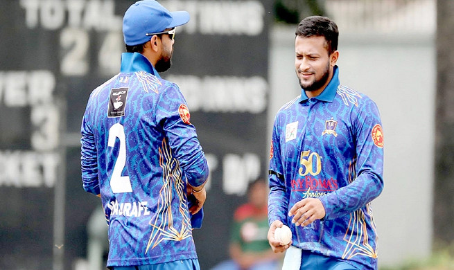 ২৬ বলে ছয় চার ও তিন ছয়ের সাকিবের ব্যাটিং ঝড়