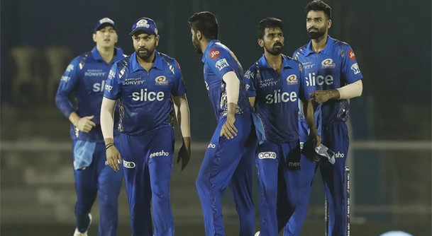গুজরাটকে হারিয়ে পয়েন্ট টেবিল উল্টে পাল্টে দিল মুম্বাই, দেখেনিন IPL এর সর্বশেষ পয়েন্ট টেবিল