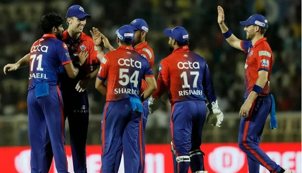 একাদশে দুই পরিবর্তন নিয়ে বোলিংয়ে দিল্লী, দেখেনিন একাদশে মুস্তাফিজের অবস্থান