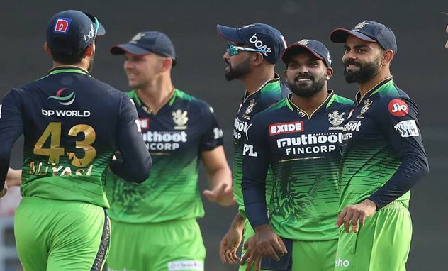হাসারাঙ্গার অবিশ্বাস্য বোলিংয়ে শেষ হলো ব্যাঙ্গালোর ও হায়দরাবাদের মধ্যকার ম্যাচ