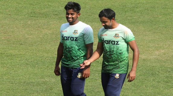 আন্তর্জাতিক ক্রিকেটে টিকতে হলে ভ্যারিয়েশন লাগবে: রাজা