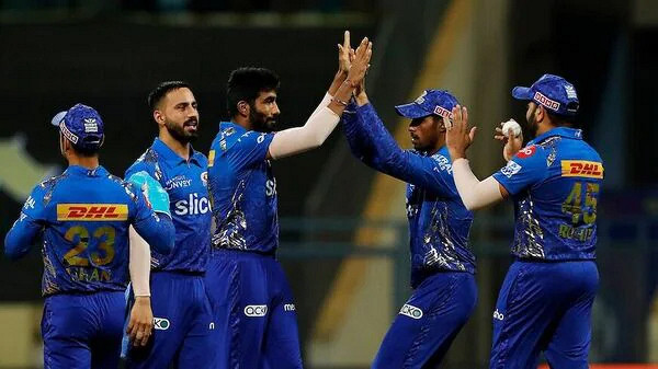 প্রথম ভারতীয় ফাস্ট বোলার হিসাবে T20-তে নতুন ইতিহাস গড়লেন বুমরাহ
