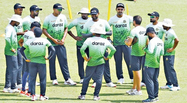 সবাইকে অবাক করে ইনজুরিকে পাত্তা না দিয়ে অনুশীলনে টাইগার ক্রিকেটার