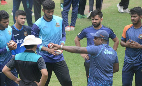 সাকিব-তাইজুলদের বিকল্প খুঁজে পাওয়ার প্রত্যাশার কথা জানালেন হেরাথের