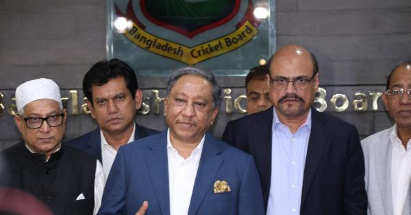 বিপিএলের প্রতিটি ফ্র্যাঞ্চাইজিদের সঙ্গে তিন বছরের চুক্তি করছে বিসিবি