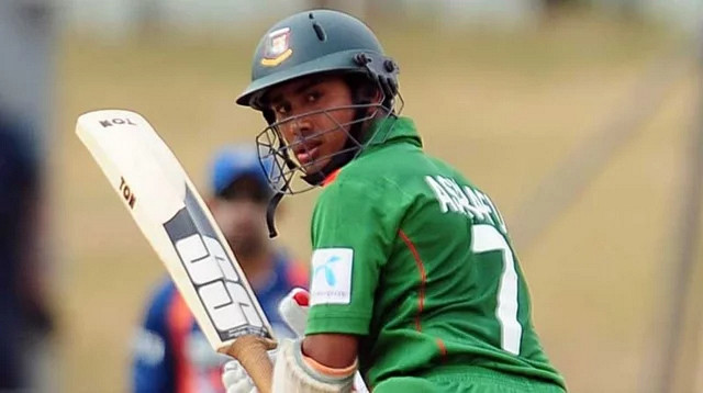 ১৩৬ বলে ১৮২ রানের বিধ্বংসী ইনিংস খেলে ক্রিকেট বিশ্বকে তাক লাগিয়ে দিলেন আশরাফুল