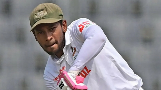 সদ্য প্রকাশি আইসিসি টেস্ট র্যাংকিংয়ে চমক দেখালেন মুশফিক