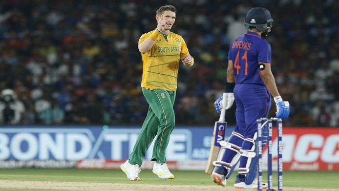 দক্ষিণ আফ্রিকা মাঝাড়ি রানের টার্গেট দিল ভারত