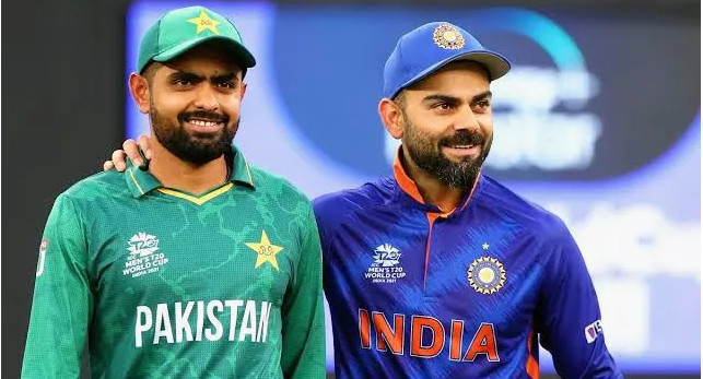 কোহলিকে ছাড়িয়ে বিশ্বরেকর্ড গড়লেন বাবর