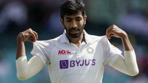 টেস্ট ইতিহাসে অবিশ্বাস্য এক রেকর্ড গড়লেন বুমরাহ